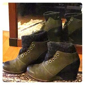 Wedge winter shoes